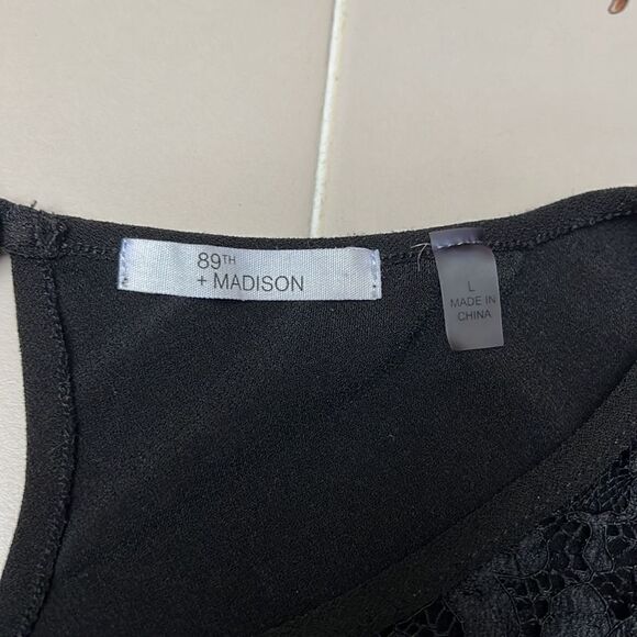 89th + Madison Blouse Size Large - Picture 3 of 7